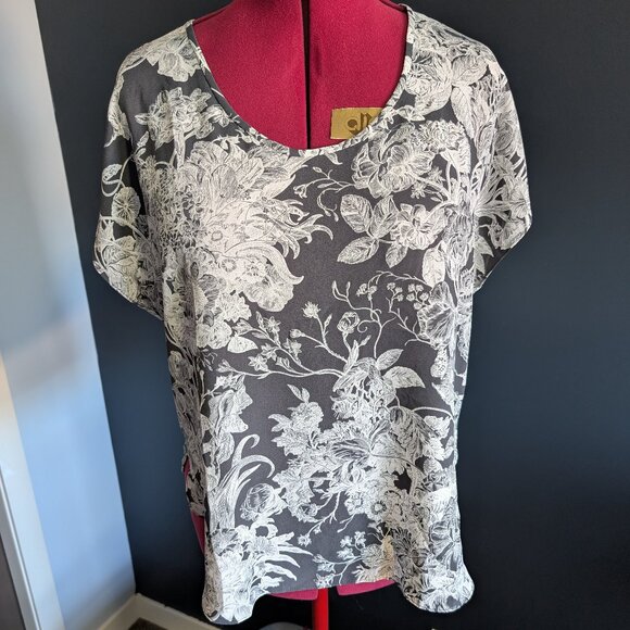 Floral print blouse, size L - Picture 1 of 5